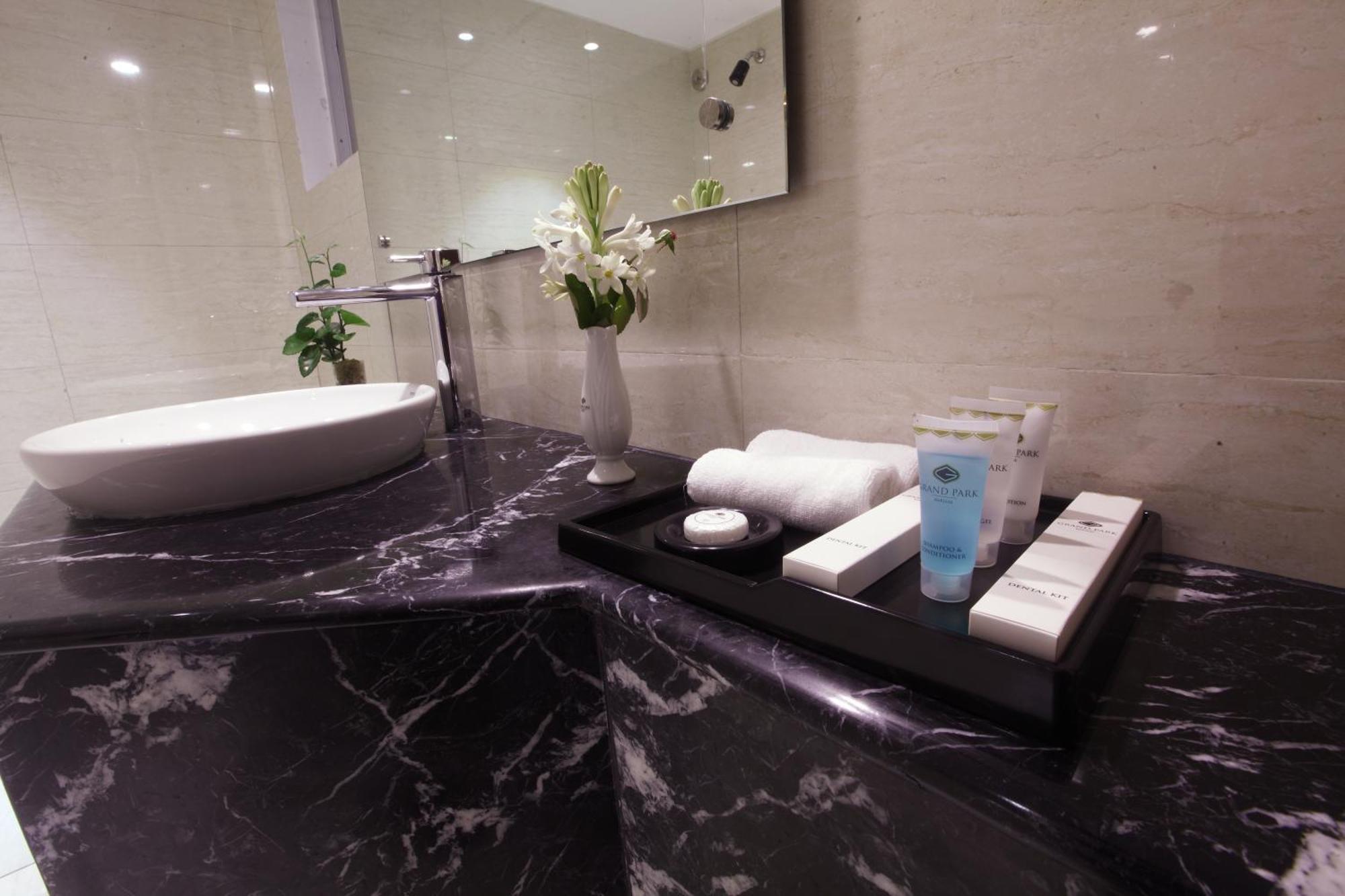 Hotel Grand Park Barishal Экстерьер фото